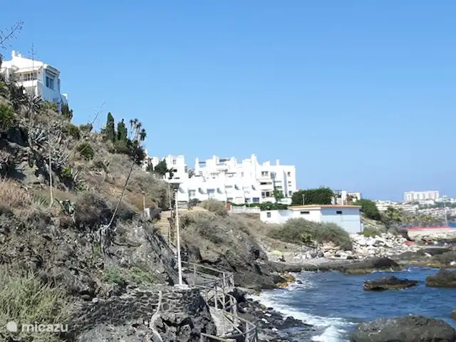 Lekker naar Spanje huren in Spanje, Costa del Sol, Benalmádena - appartement Boven op deze berg staat Bedelmar Playa, direct aan de middellandse zee.. Een meer dan geweldig uitzicht.