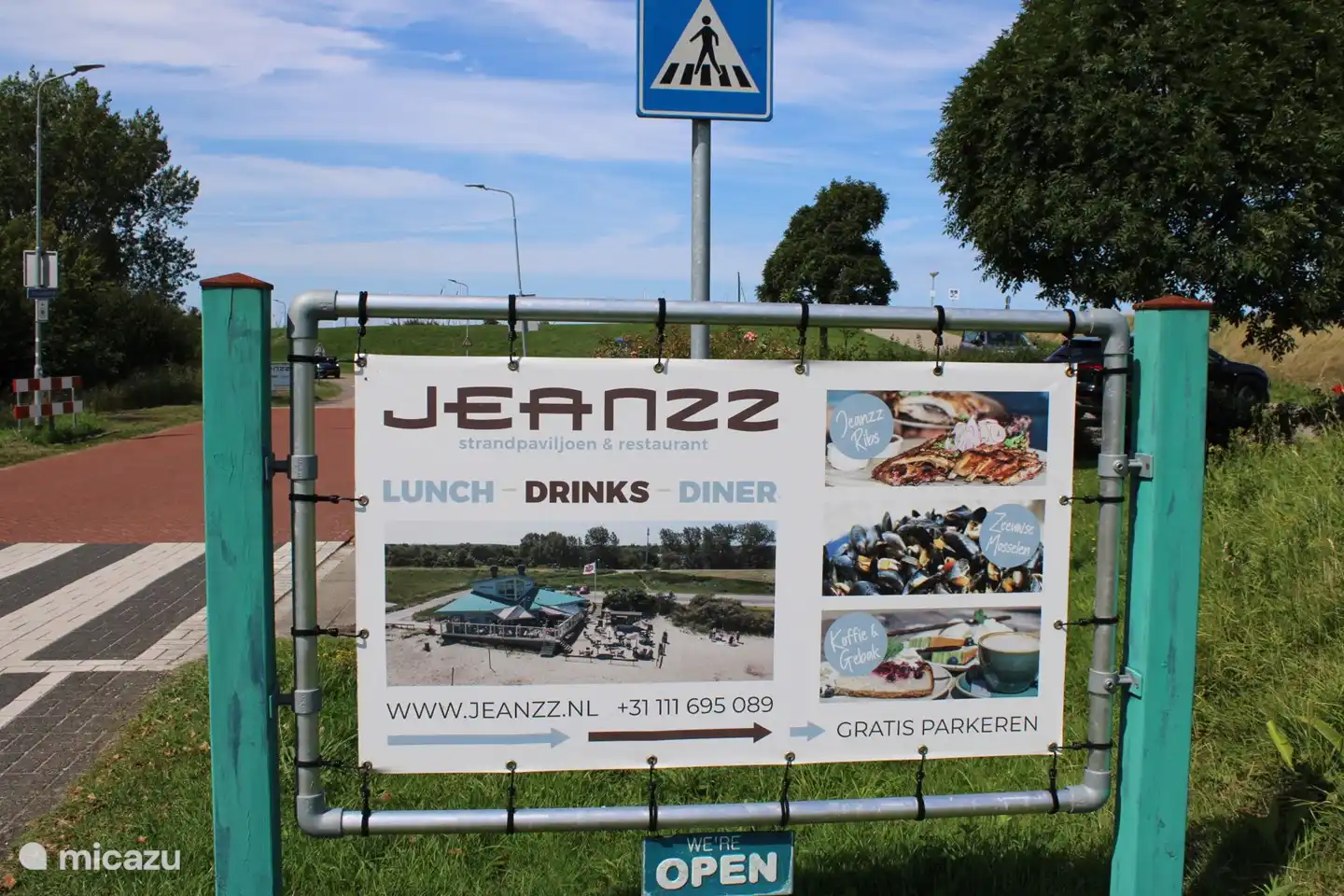 Restaurant Jeanzz mit Blick auf das Grevelingenmeer.