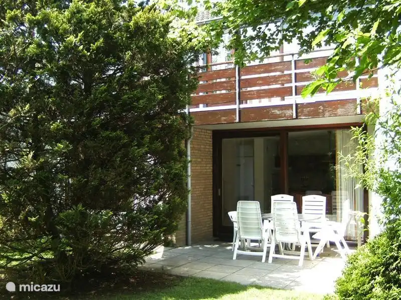 Unser 5-Personen-Ferienhaus Ostrea No. 11 auf Familienpark Landal Port Greve Foto aus dem Garten / Terrasse genommen