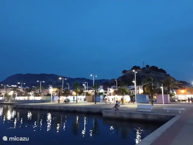 Villa Dénia | Espagne, Costa Blanca, Dénia - maison de vacances Notre endroit pour nourrir les poissons dans le port. Très bien.