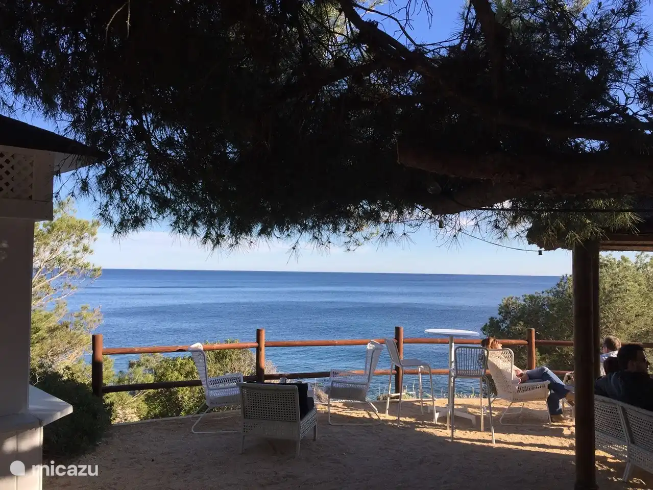 Terrasse ca. 1100 m von der Villa entfernt