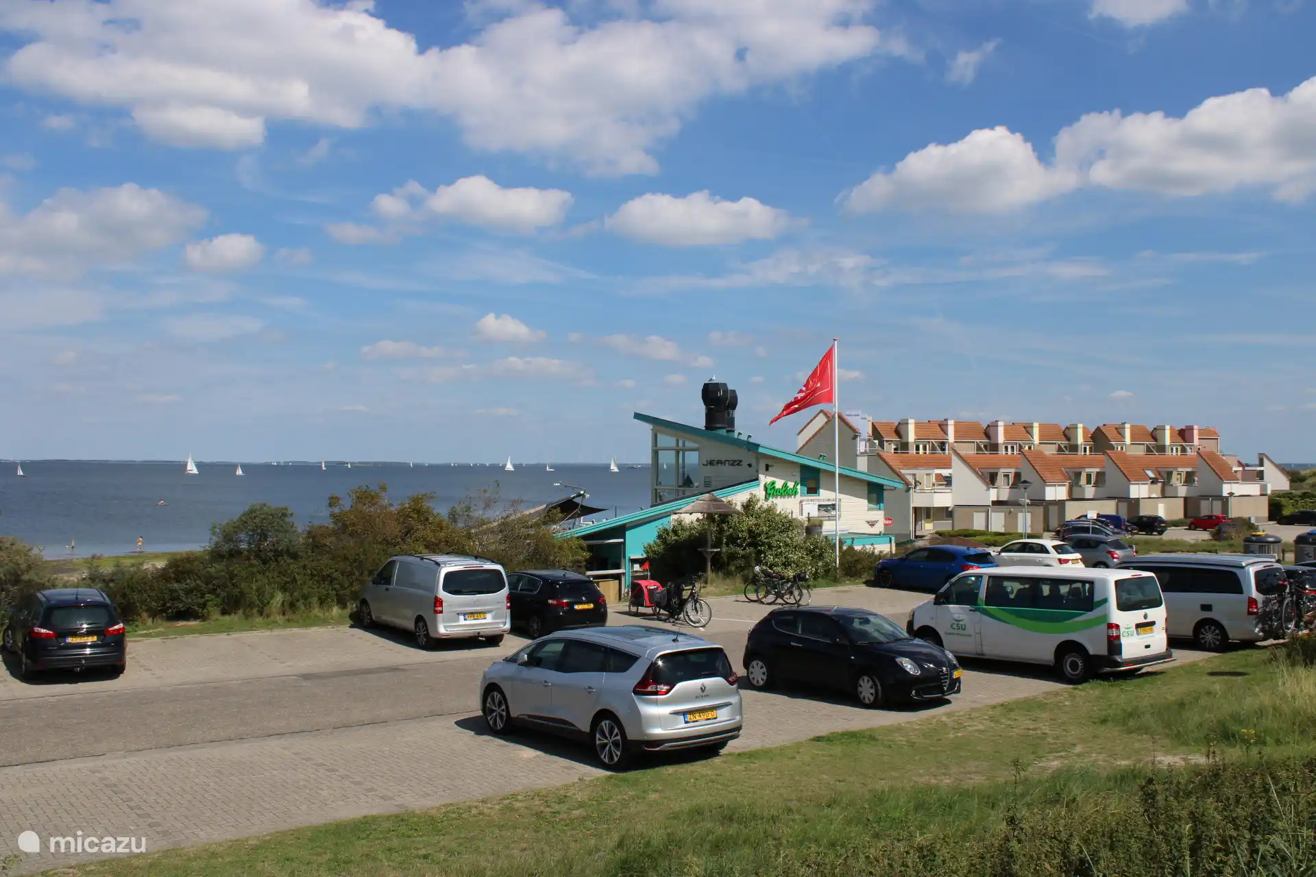 Grevelingenmeer met restaurant Jeanz