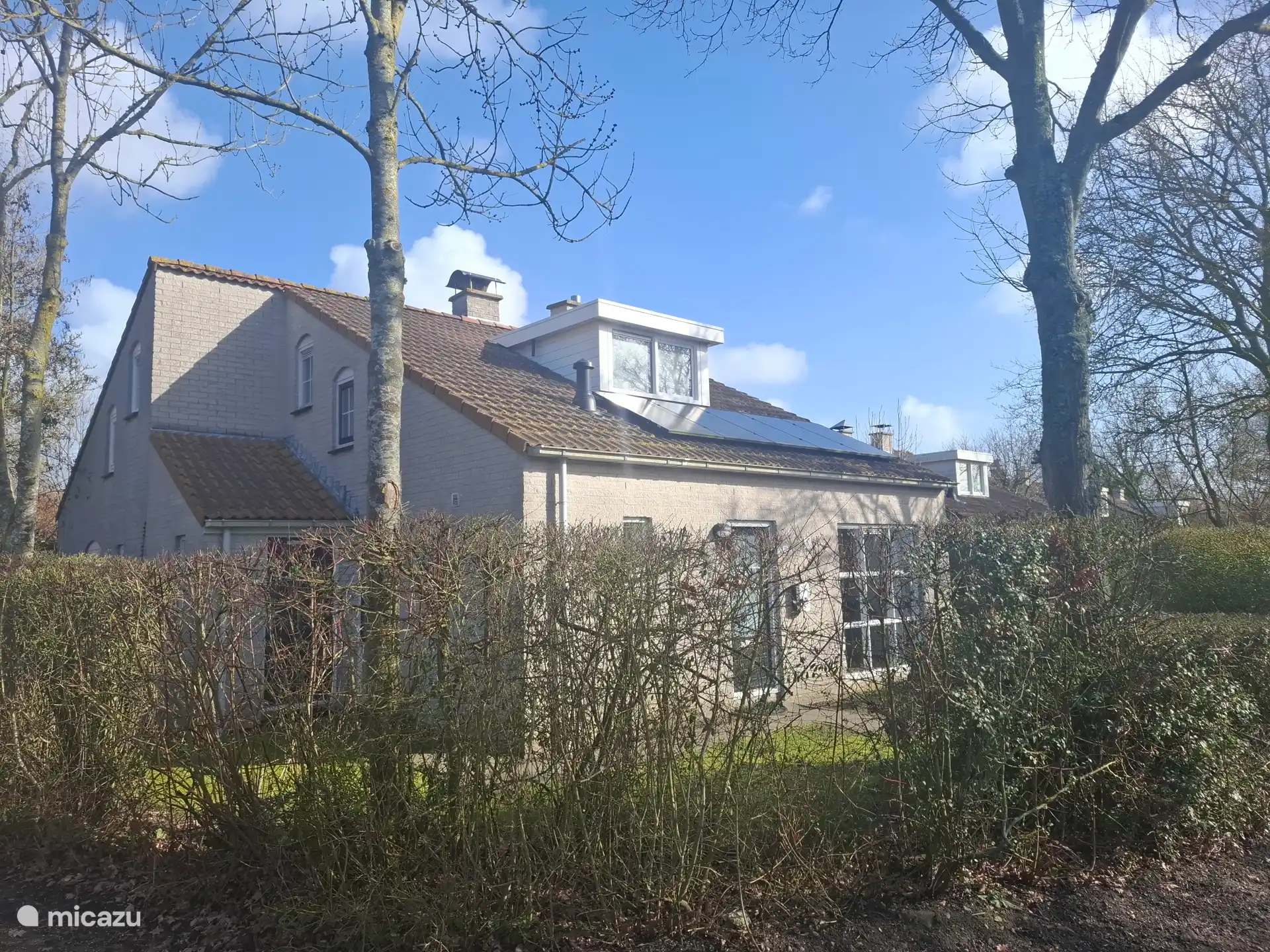 Bungalow lateral Mythilus.