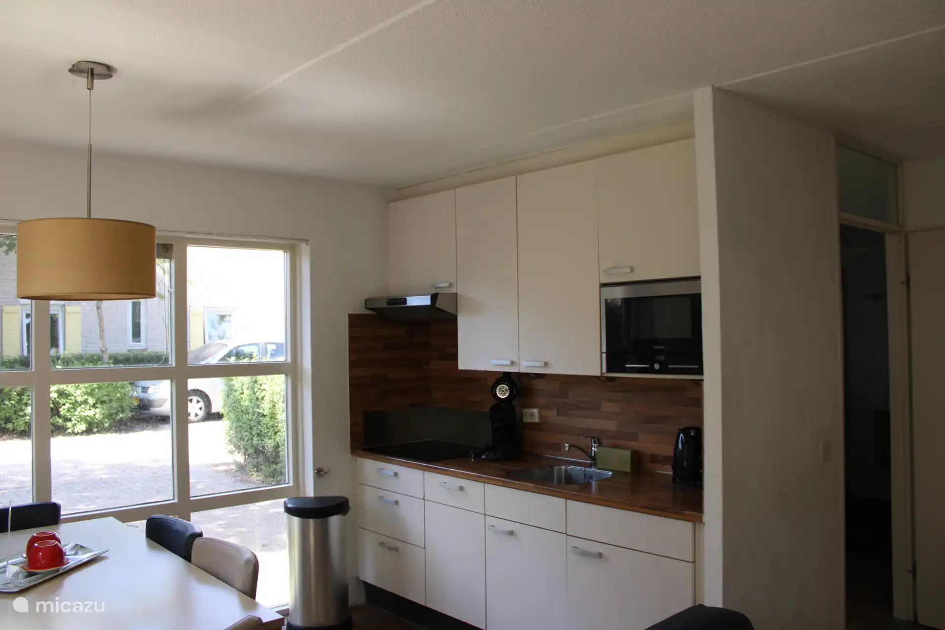 Keuken met combi magnetron