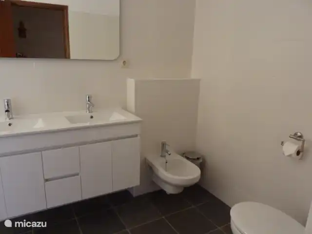 Villa Jachmaar huren in Portugal, Algarve, Paderne - villa Eén van de twee ruime badkamers