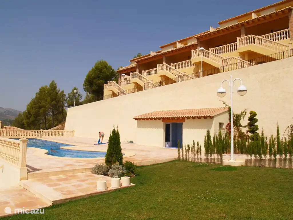 Rent Bon Sol in Jalon, Costa Blanca. Micazu