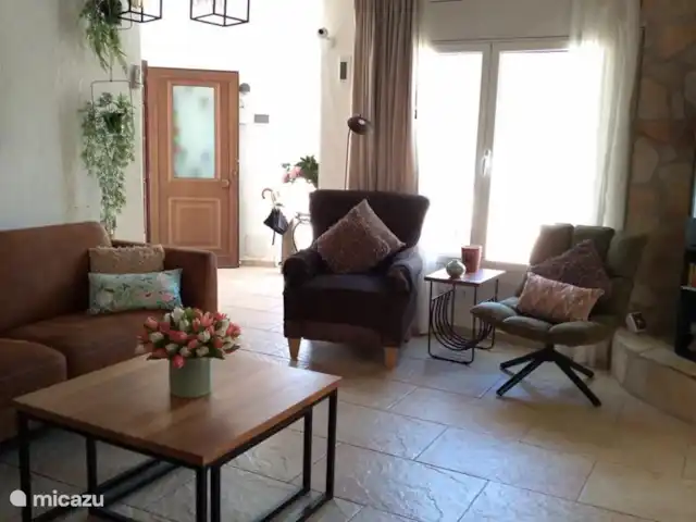 Villa Lloret huren in Spanje, Costa Brava, Lloret de Mar - villa Sfeervolle woonkamer met openhaard en airconditioning.