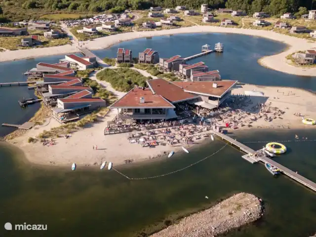 Chalet de luxe à la plage et à Brouwersdam | Pays-Bas, Hollande méridionale, Ouddorp - chalet Brasserie seven à 10 km, sur le Grevelingenmeer. Bon endroit pour un café.