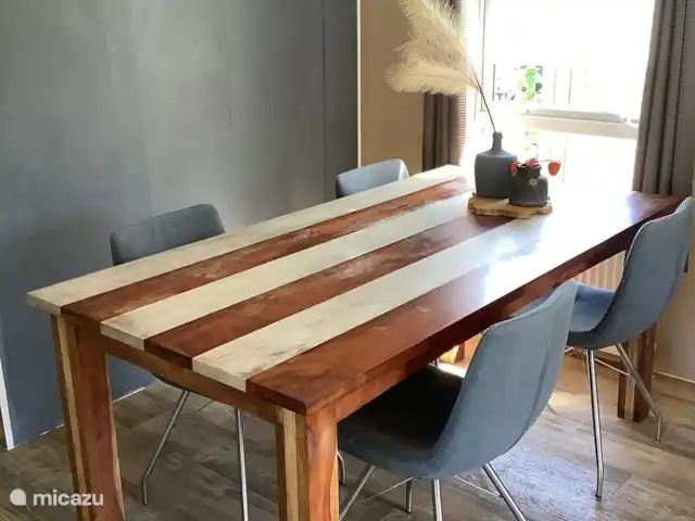 Chalet de luxe à la plage et à Brouwersdam | Pays-Bas, Hollande méridionale, Ouddorp - chalet Table à manger avec 4 chaises. Extensible à 6 personnes.