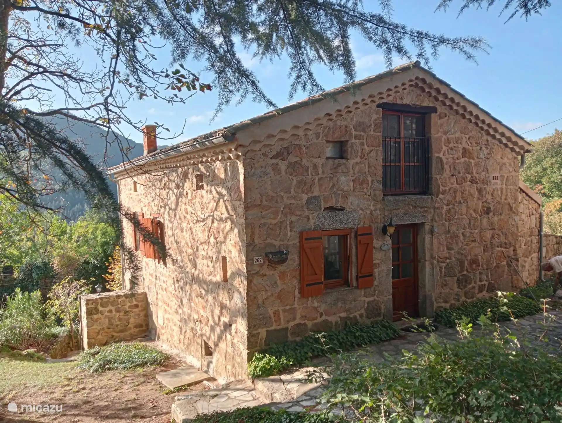 La Vigne, vue de face