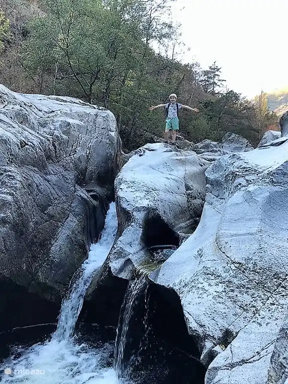 Giel à la cascade de la Glyère, accessible à pied depuis la Maza