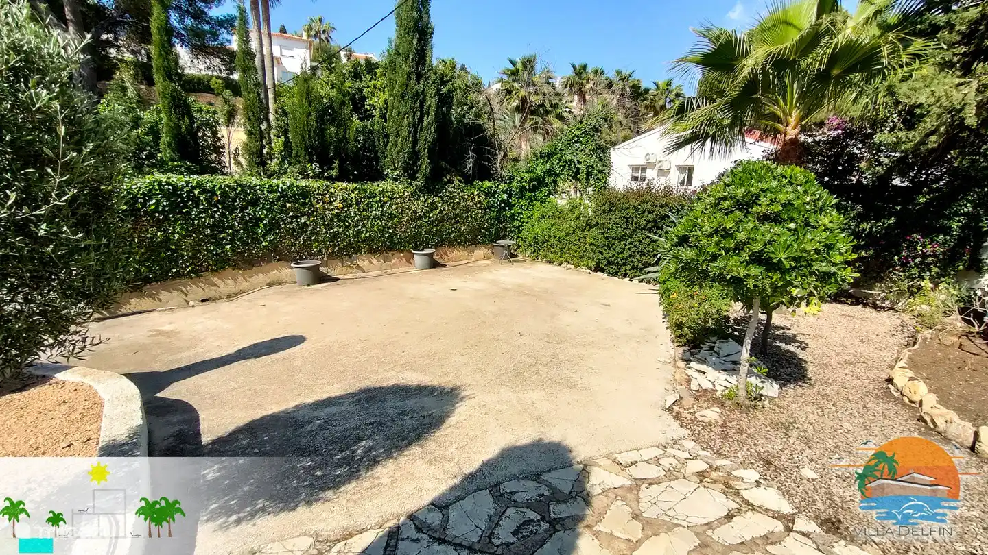 Kostenlose und sichere Parkplätze im schönen Garten