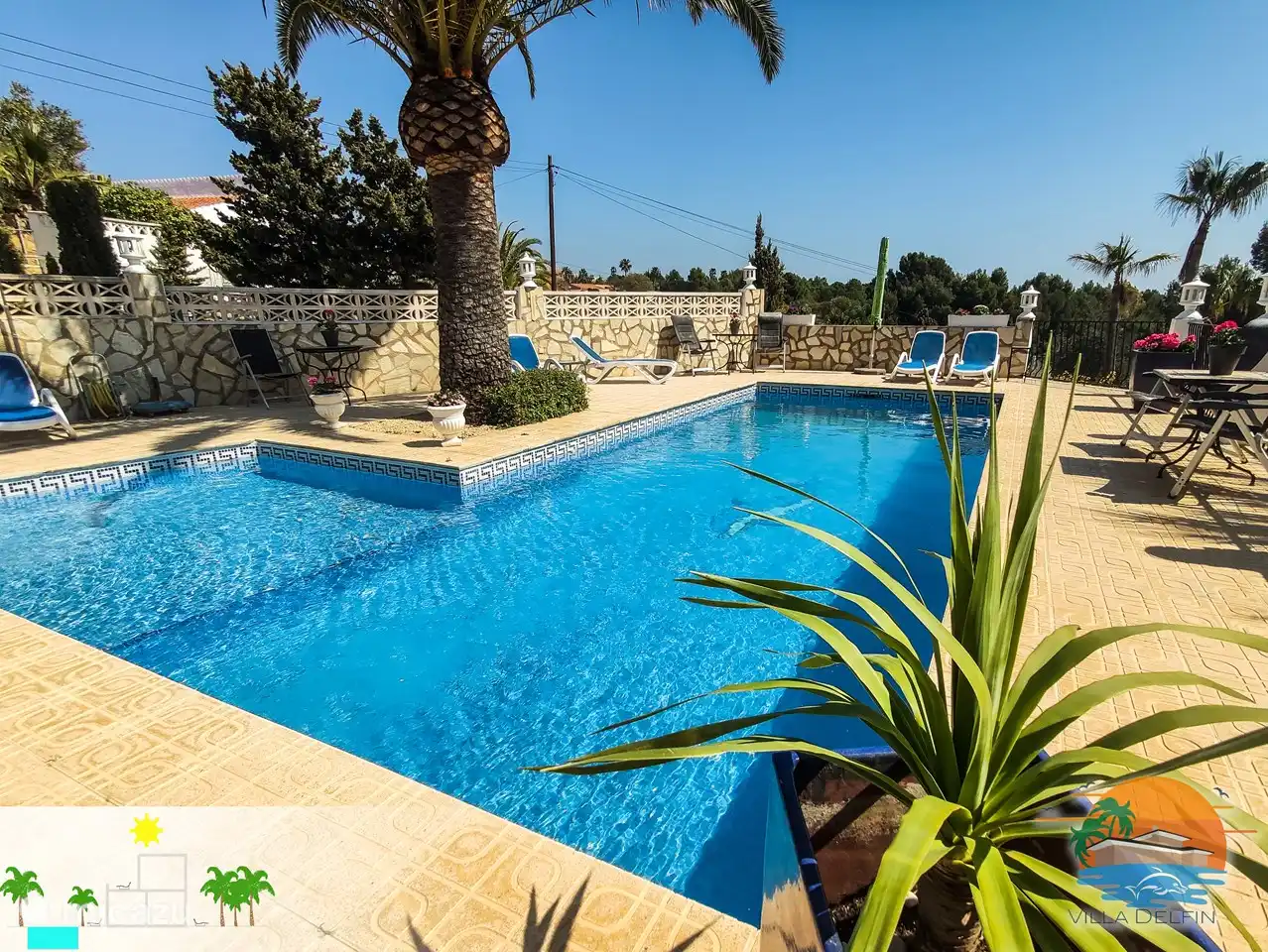 Schwimmbad und Liegewiese