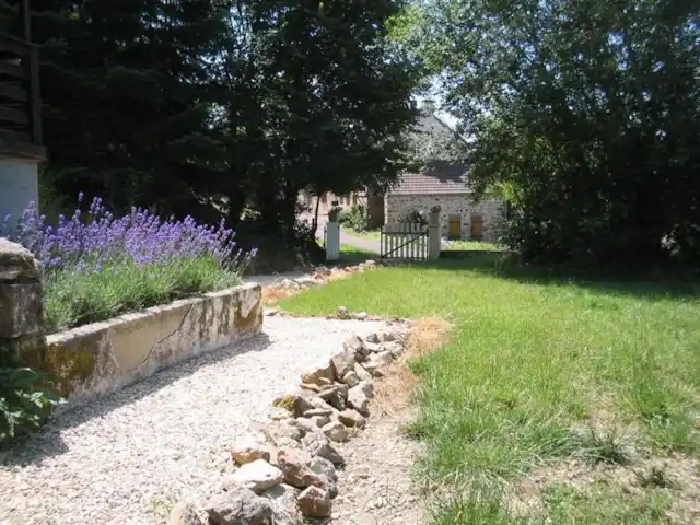 casa vacacional en Francia, Yonne, Chastellux-sur-Cure – laforge el jardin3