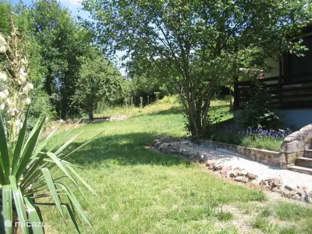 casa vacacional en Francia, Yonne, Chastellux-sur-Cure – laforge el jardín