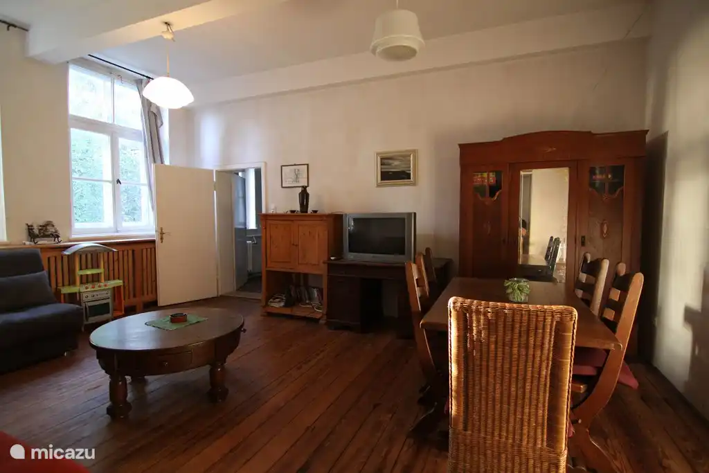 Zweites Wohnzimmer im Erdgeschoss (30m2). Kann natürlich auch als Schlafzimmer genutzt werden