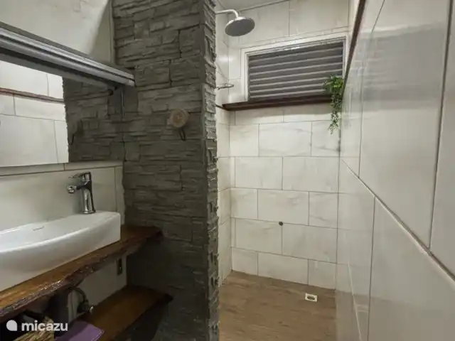 Location de Vacances Suriname, Paramaribo, Paramaribo, maison de vacances - Huize Roza, sûr et proche du centre