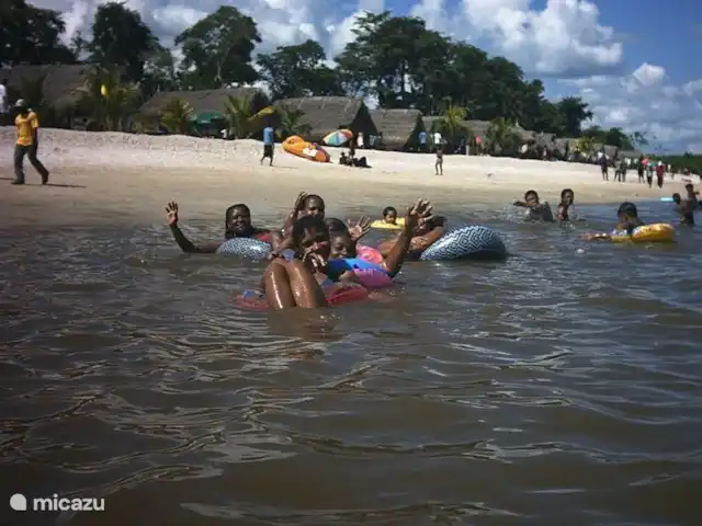 Location de Vacances Suriname, Paramaribo, Paramaribo, maison de vacances - Huize Roza, sûr et proche du centre Excursion d'une journée confortable à White Beach