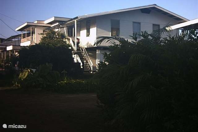 Vakantiehuis Suriname – vakantiehuis Huize Roza, Veilig en  Nabij Centrum