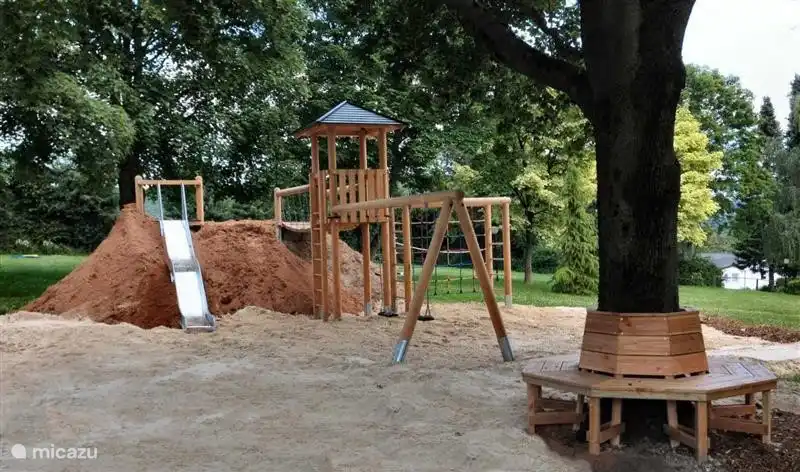 Renoviert Spielplatz 2014