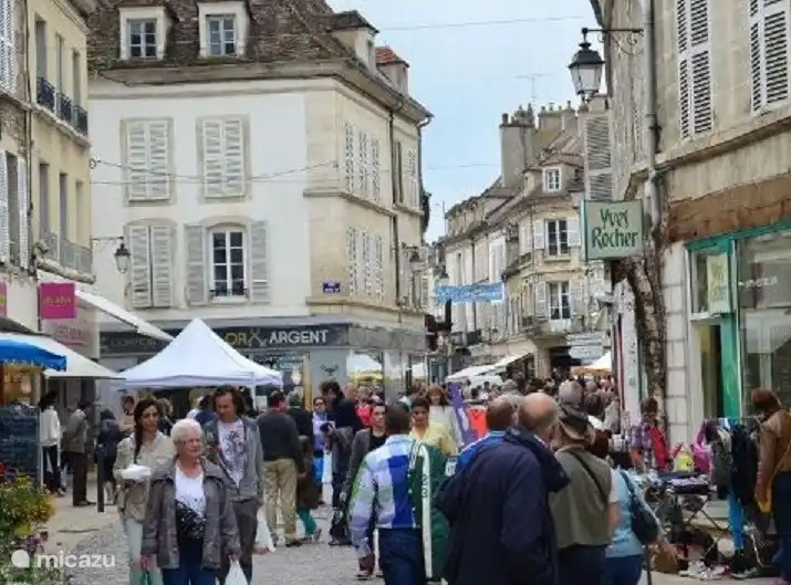 An einem Samstagmorgen in Avallon
