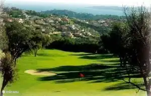 Golf de Beauvallon a 2 km