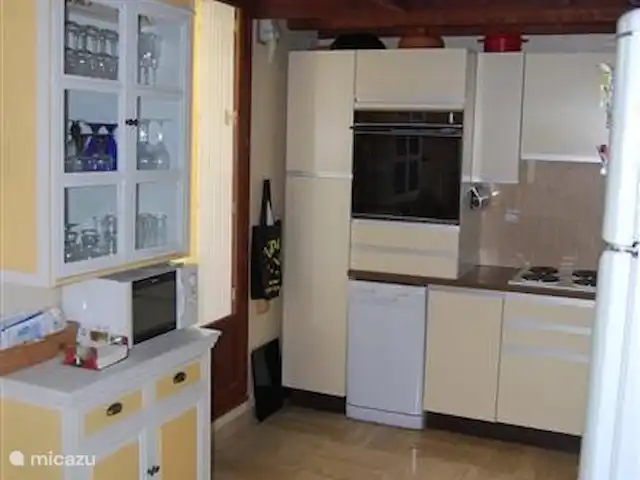 Residence Michel Ange en Francia, Costa Azul, Cagnes-sur-Mer - apartamento mucha vajilla, cristalería y cubertería