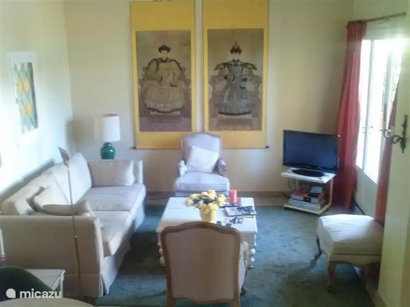 living room, flat screen / DVD
