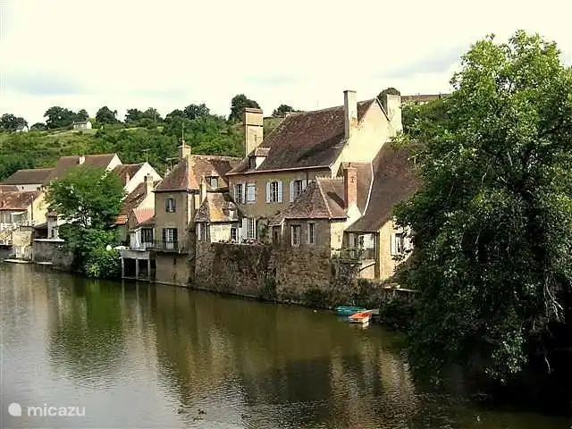 Hérisson, schönes Dorf, im Sommer ein sehr großer Flohmarkt