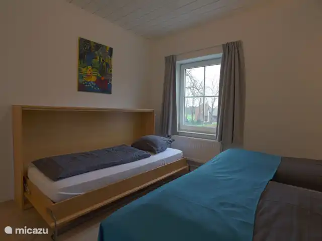 El Looische Hoeve en Países Bajos, Limburgo, Wellerlooi - casa de campo Hay una caja de cama en el dormitorio de 2 personas. Esto es para cuando se quedan más de 12 personas.