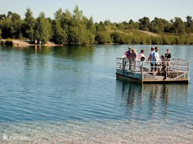 El Looische Hoeve en Países Bajos, Limburgo, Wellerlooi - casa de campo transbordador de remolque Reindersmeer