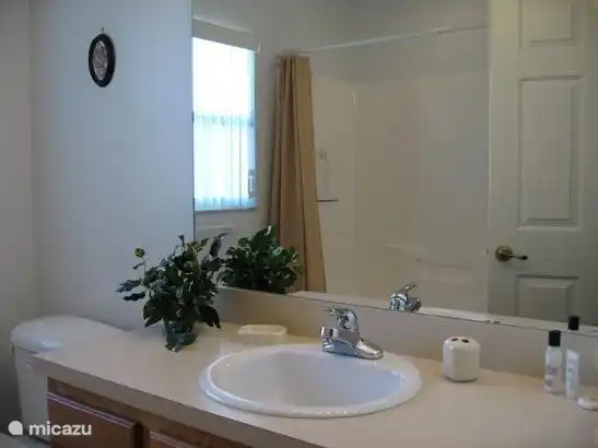 Badezimmer 2 mit Badewanne