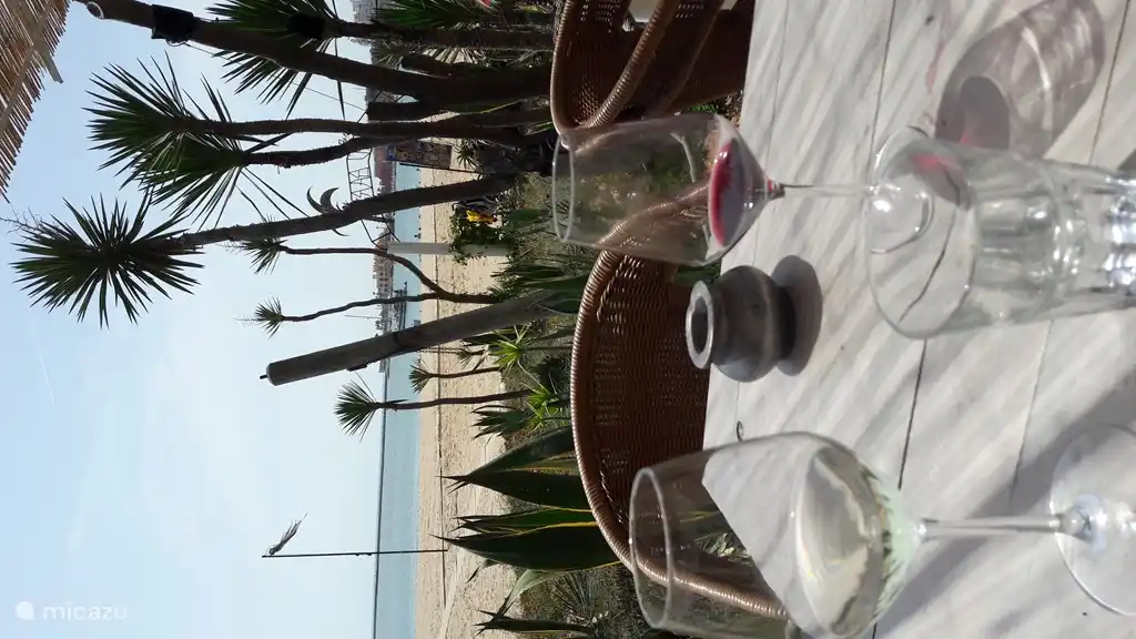 Sonne, Meer und ein Glas Wein. Unser Lieblingsplatz am wunderschönen Strand von Praia Grande