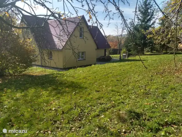 vakantiehuis huren in Tsjechië, Hradec Králové, Lampertice – Vakantiehuis DAVRI 14-11-2015: Davri heeft een nieuwe jas! Het hele huis heeft een isolatielaag gekregen en is daardoor ook van kleur verschoten. De werkzaamheden zijn bijna klaar, daardoor zijn er nog geen nieuwe foto's gemaakt.