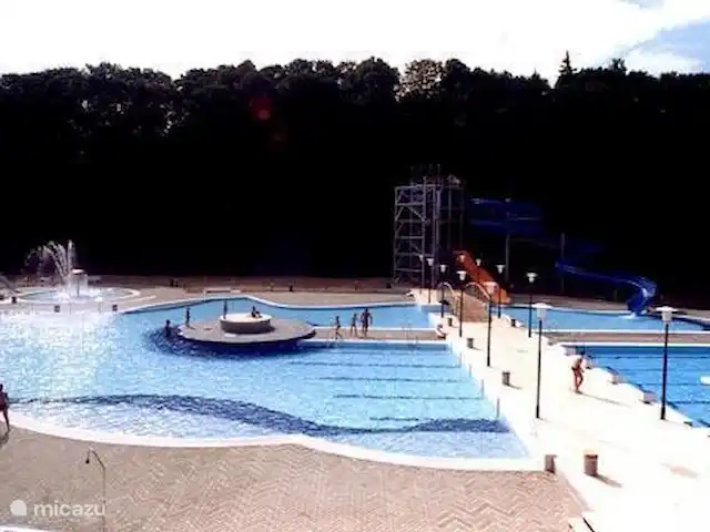 vakantiehuis huren in Tsjechië, Hradec Králové, Lampertice – Vakantiehuis DAVRI Zwemparadijs in Trutnov met binnen- en buitenbaden.