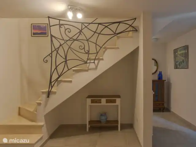 Cas'al Verde huren in Italië, Toscane, Castellina In Chianti - villa Sierlijke trap naar benedenvertrekken.