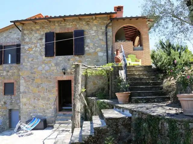 Cas'al Verde huren in Italië, Toscane, Castellina In Chianti - villa Zijkant met pergola