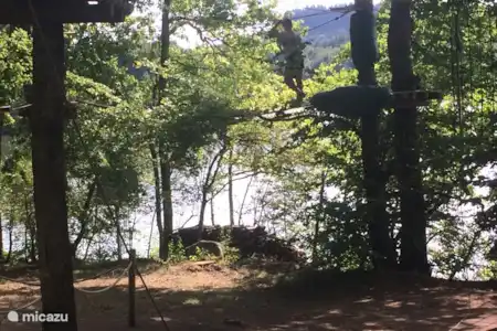 Parc accrobranche 'Arbre et Aventure Lac Saint Pardoux'