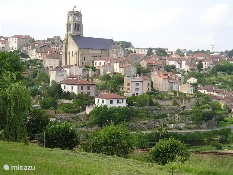 Die Provinzstadt Bellac liegt wunderschön in den Hügeln der Haute Vienne