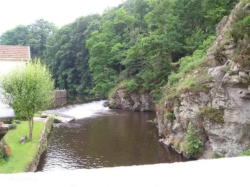Der Fluss Vincou in der Altstadt von Bellac, wo sich früher die Gerberei befand