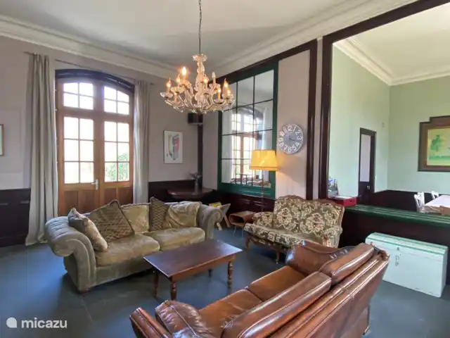 Gareine Blonde Berneuil | France, Haute-Vienne, Blond - maison de vacances Salon avec l’ancien comptoir et poêle à bois