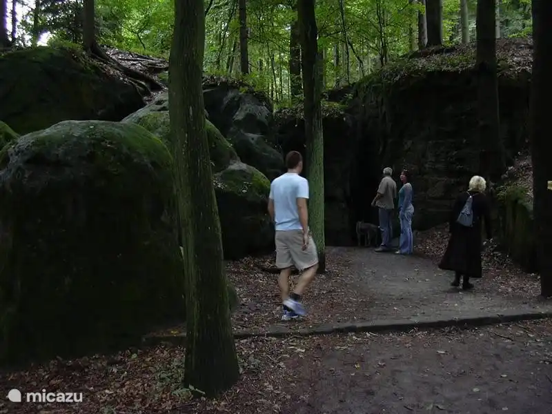 un paseo por las impresionantes formaciones rocosas cerca de Turnov
