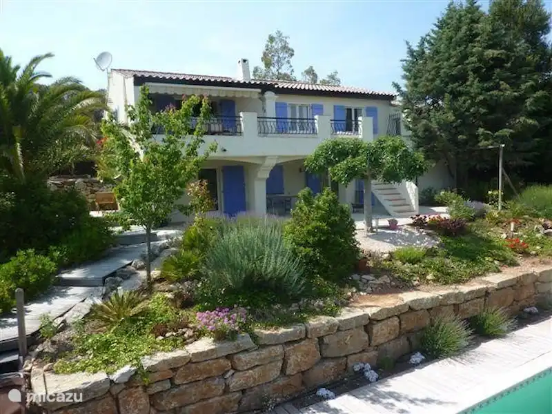 Villa Parosa con piscina en Francia, Costa Azul, Roquebrune-sur-Argens - Villa Villa Parosa con piscina en Francia, Costa Azul, Roquebrune-sur-Argens - Villa