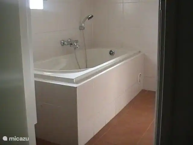 Wandelen, Nederland, Overijssel, Schalkhaar, boerderij Vakantieboerderij Deventer bubbelbad