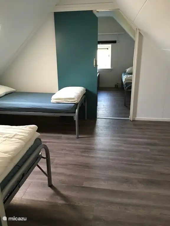 Les deux chambres à l'étage