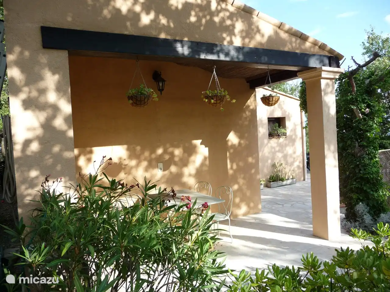 die überdeckte Terrasse