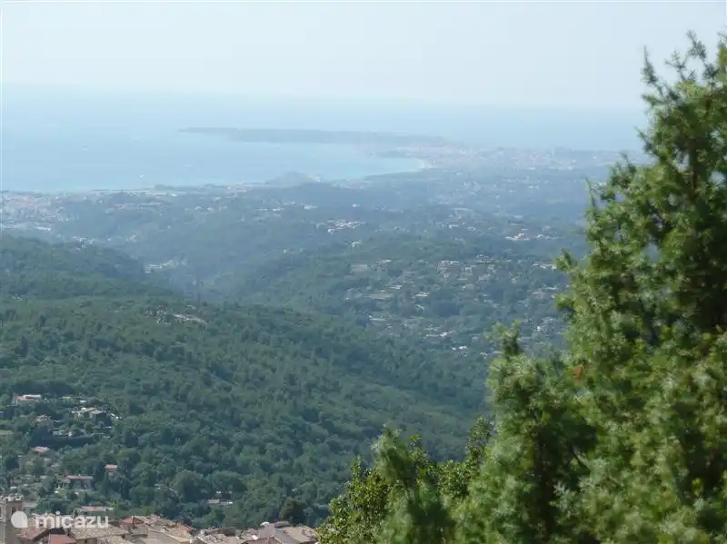 Angesichts der collines, das Cap d'Antibes und das Mittelmeer aus dem baou die La Gaude