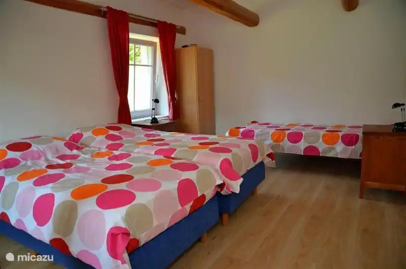 El dormitorio espacioso.