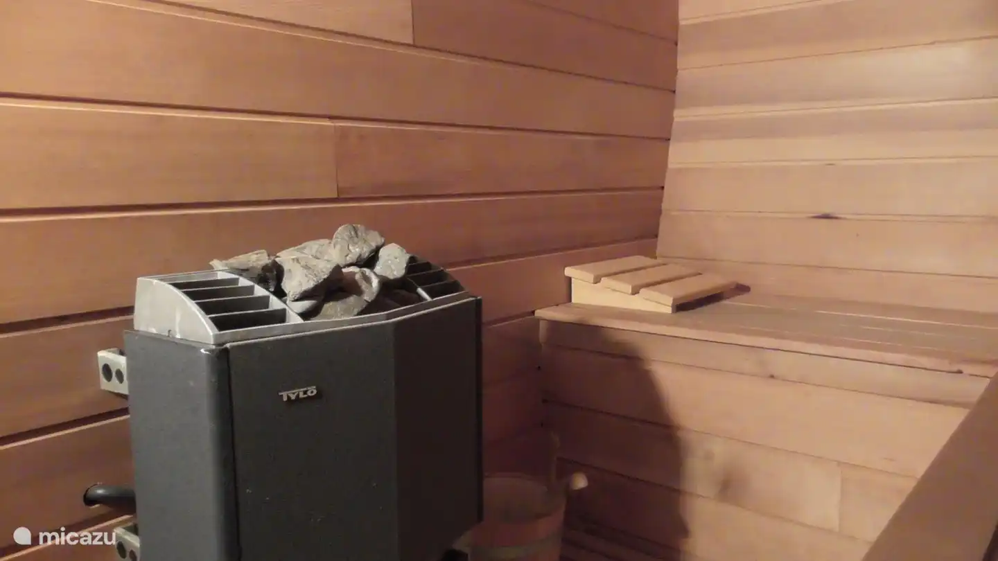 Finse sauna 4-6 personen.