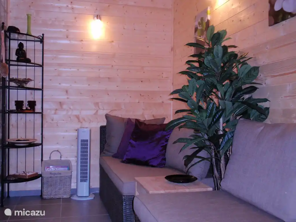 Relaxruimte bij de sauna